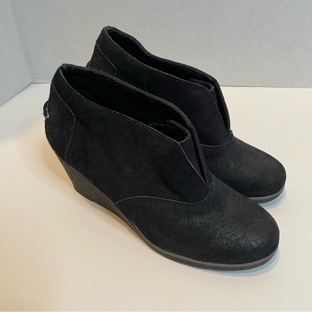 Black Sperry wedges